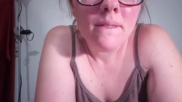 fussleckerin 03-08-2021 Topless 